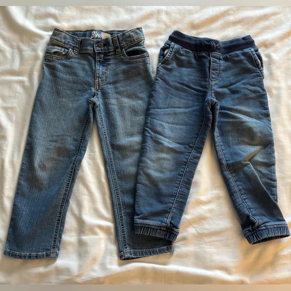 OshKosh B’gosh 4T Jeans Bundle of 2